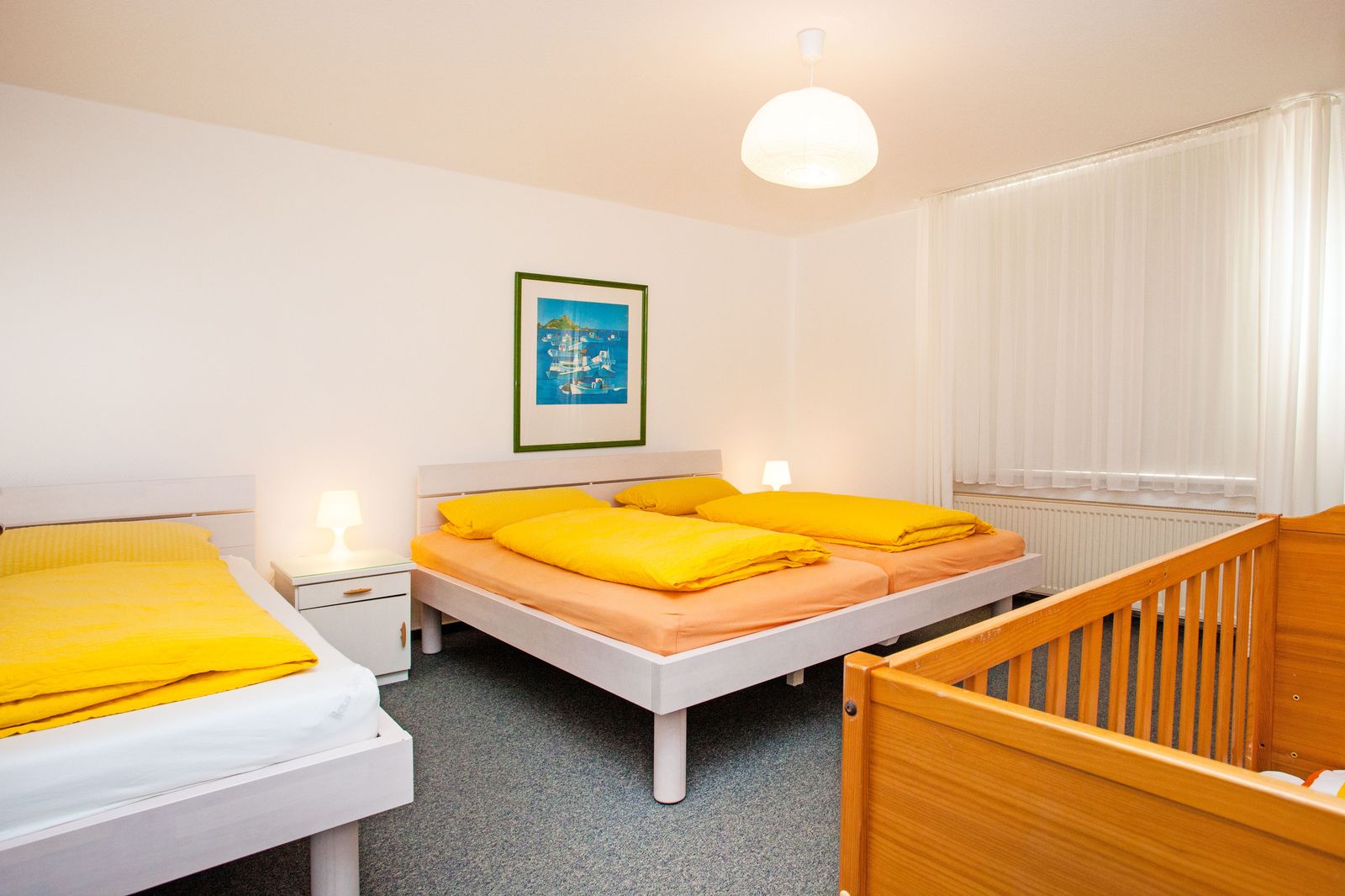 Schlafzimmer 1
